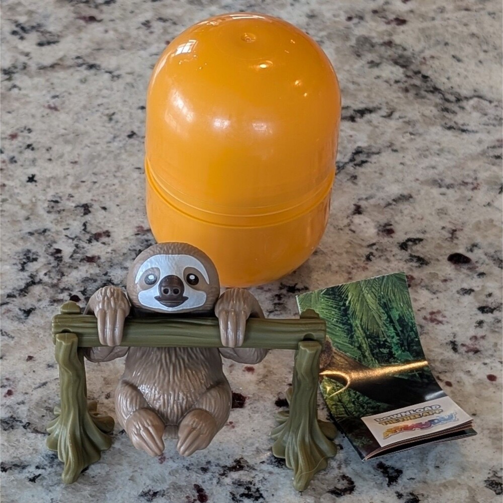 KINDER SURPRISE MAXI Natoons Babies 2024 Europe Ferrero European Sloth Toy New